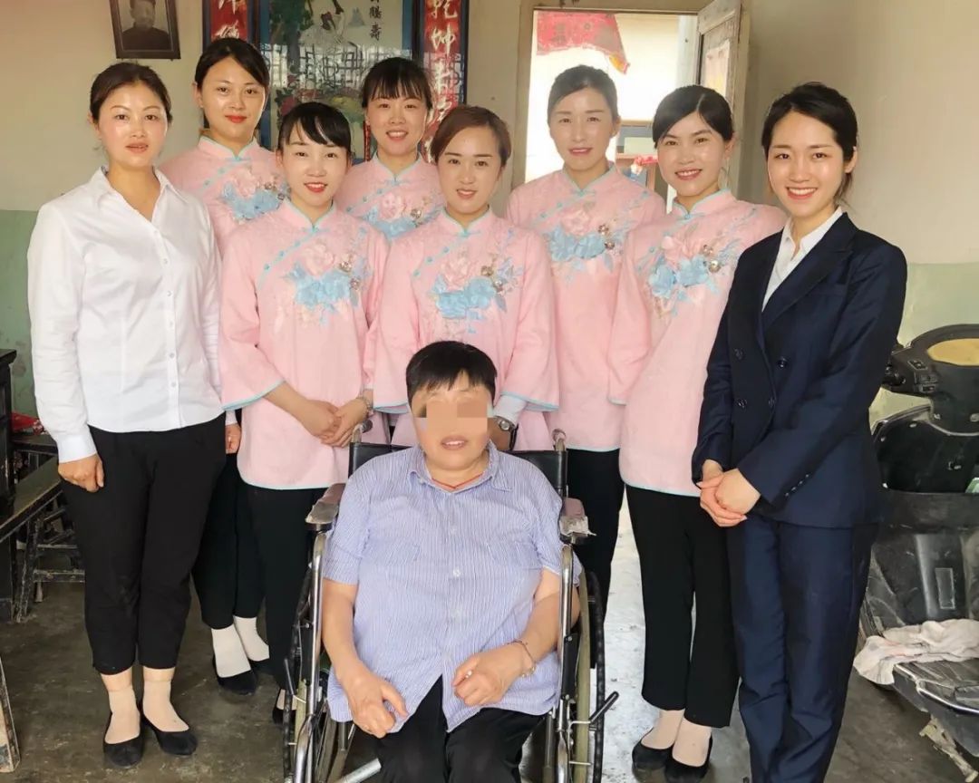 助殘日里船娘們包的餃子，溫暖了她的心